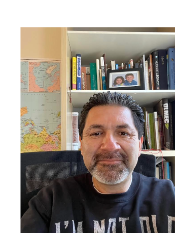 Gustavo Flores headshot