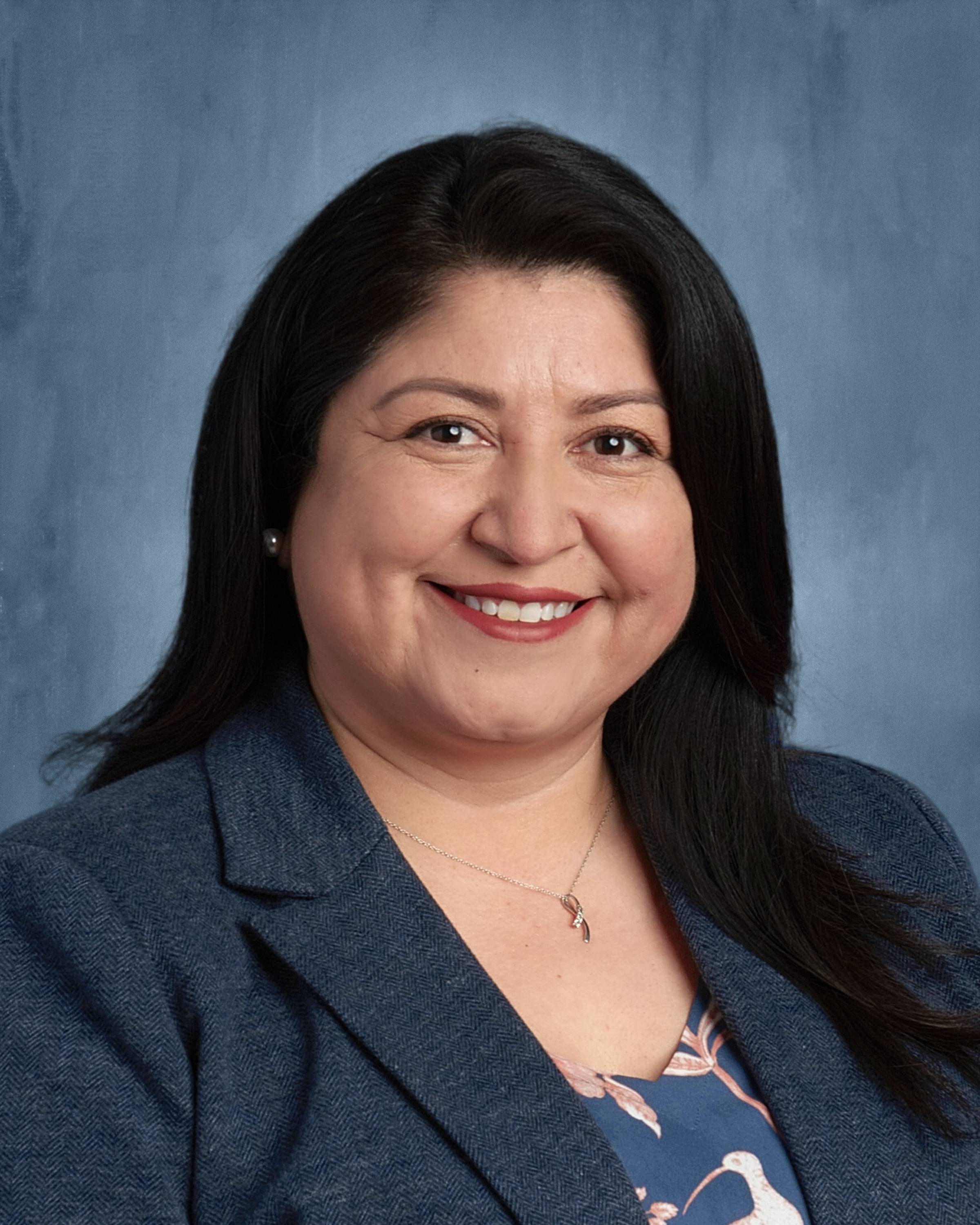 Roxane Fuentes headshot